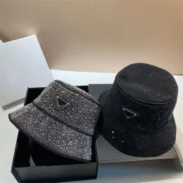 Designer-Eimerhut Damen umgekehrte Dreieckskappe Strass Fischerhut Essigsäurestoff Paar Hüte Luxuriöse Chapeau-Beanie Winter M-5