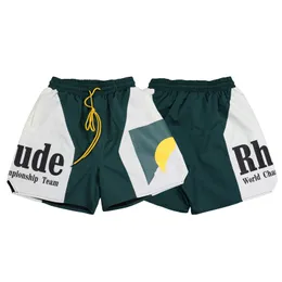 Rhude 디자이너 Rhude Mens 스포츠 반바지 여름 패션 Rhude Shorts Beach Pants 남자 수영 반바지 고품질 거리 착용 남성 느슨한 짧은 3746