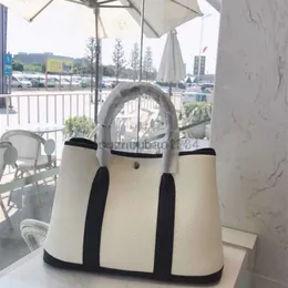 Garden Party Bag Handväska Handväskor Garden Party New Panda Color Top Layer Cowhide Leisure stor kapacitet Shopping Hand-in-Hand läder Tote Womens G43m