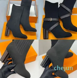 Mulheres meias botas designer silhueta tornozelo bota preto martin botas estiramento de salto alto metade do inverno grosso carta sapatos