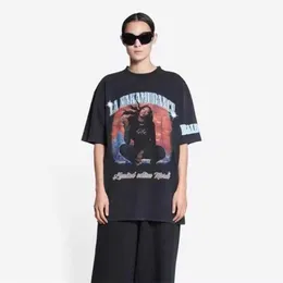 Luksusowy projektantka Women T Shirt High Edition Family CO Manded Aya Singer Band Burst Print Treśna T-shirt Stare Sleeve T-shirt