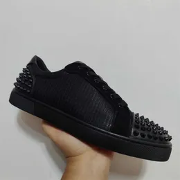 Lyxdesigner casual sneaker låga toppar till salu prom bröllopssko sneakers platta spikar loafers vintage spik män kvinnor tränare sneaker tillverkad i Italien med dammväska