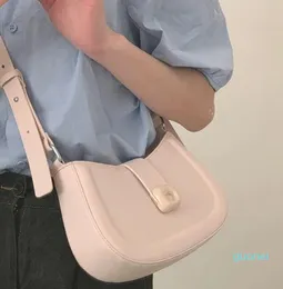 Kvällspåsar kvinnor axel mode 2023 trend koreansk stil bolso mujer elegant daglig solid pu damer crossbody