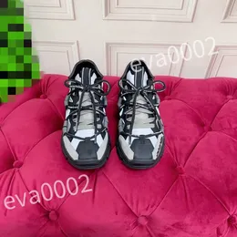 Novo designer de sapatos de moda quente homem mulher cor de luxo e estilos de designer respirável massagem ao ar livre tênis de esportes aéreos fengda1 230207