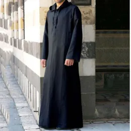Ubrania etniczne Mężczyźni muzułmańskie ubrania Solidne kolory jubba thobe długie rękawy szaty z kapturem Dubai Bliski Wschód Islamski Arabia Kaftan 5xl 230410