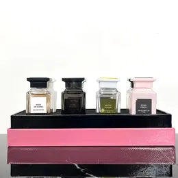 Weihnachtsgeschenk Parfümset Geschenkbox 8 Flaschen 7,5 ml fabelhaftes ROSE WOOD WHITE SUEDE Lavendel Kirsche Pfirsich Parfümset 8 in 1 Geschenkbox für Damen