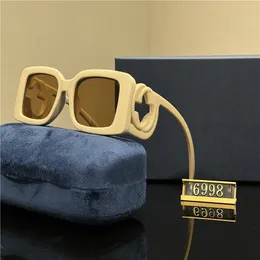 نظارات شمسية مصممة للنساء والرجال موضة عيون القط نموذج خاص UV 400 حماية بحرف كبير الساقين بإطار شعاع مزدوج في الهواء الطلق نظارات شمسية لؤلؤية من خليط معدني 6998
