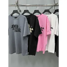 Tasarımcı Kadın Giysileri% 20 İndirim Gömlek Yılı Yüksek Baskı 23SS El Boyalı Graffiti Benek Baskı Sleeve Loose OS Versiyon T-Shirt
