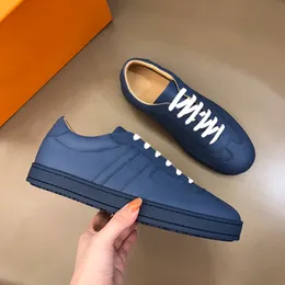 Moda Casuals Sapatos Os homens partem de baixo grosso que corre tênis de tênis Itália Banda de elástico popular baixo Design de couro de top