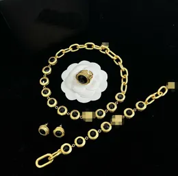 Mode lyx designade halsband v pendell banshee medusa head 18k guld pläterade armband örhängen ringer kvinnor smycken födelsedagspresent ms1 --502