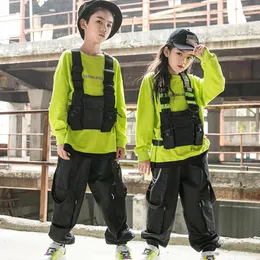 Stage Wear 2023 Costume Hip Hop per ragazzi Maglione verde sciolto Pantaloni cargo neri Vestito per performance di danza di strada Jazz Kpop BL