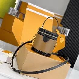 Designer Bucket Bag Luxury Barrel Bag 10a Mirror Quality Barrel Shaped Shoulder Bag Canvas Crossbody Bag äkta läderhandväska med låda L136