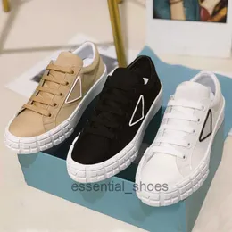 Skor designer kvinnor sko sport casual skor resor mode vita kvinnor platt skor snörning läder sneaker tyg gym tränare plattform lady sneakers storlek 35-41