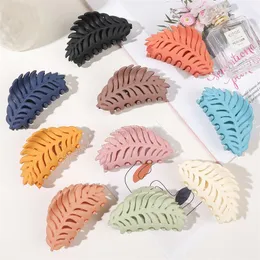 Hair Claws Women Personality Leaf Shape Hair Clips Colorful Solid Color Claw Clip Girls Hair Accessories Hair Clip Gift