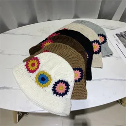 Stingy Brim Hats Est Ankomst Kvinnor Knit Bucket Hat Outdoor Crochet Flower Fisherman Hat For Travel Beach vandring 230411