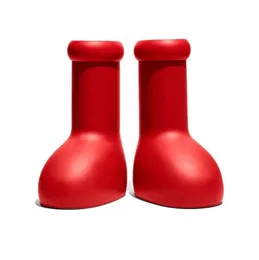 MSCHF Big Red Boots 2023 Astro Boy Boot Cartoon till Real Life Fashion Mens Women Rainboots Tjock Bottom Rubber Platform med stora skor Knäskor runt Yu112es