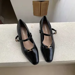 Düşük topuk Fransızca Black Mary Jane Tek Ayakkabı Kadın Ayakkabıları 2023 Yeni Kalın Topuk Kare Kafa Sığ Ağız Yumuşak Sole Ladle Ayakkabı 230411