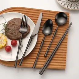 Conjuntos de louça Nordic Little Man Cintura Matte Black 304 Aço Inoxidável Faca Garfo Colher Western Steak Tableware Set Sopa