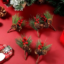 Fiori decorativi 2 pezzi Natale artificiale Bacca rossa Ramo Fiocco di neve Rami di cono di aghi di pino per Natale Ghirlanda fai da te Fornitura Noel Decoratons