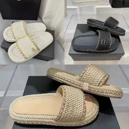 Fashion Classic Luxury Designer Summer Leisure Sandals Shoes Handmade Weave Flat Bottom Slipper Simple Women Chain Sandal High Quality Outdoor Beach Slipper