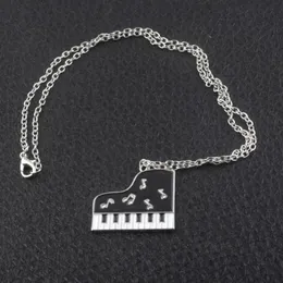 Collane con ciondolo Gioielli di moda Collana con pianoforte musicale Chiavi in bianco e nero Note Pendenti con smalto in cristallo Accessori donna uomo