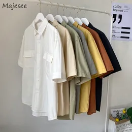 Męskie koszule krótkie koszule z krótkim rękawem Mężczyźni Solidne kolory luźne letnia para kołnierz strzałka prosta kieszenie moda harajuku chemise homme 230410