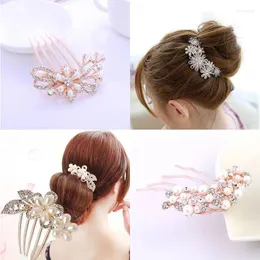 Hair Clips Korean Version Of The Flower Five-tooth Rhinestone Insert Comb Accessories Pearl Bridal Headdress Plate Clip