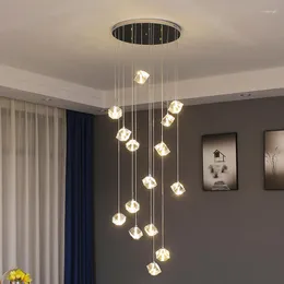 Pendelleuchten Moderner quadratischer LED-Kristalltreppenleuchter für die Innenbeleuchtungsspirale des EL-Restaurant-Duplex-Gebäudes