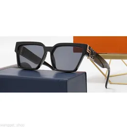 Óculos de sol milionários para homens e mulheres estilo de verão anti-ultravioleta Retro Plate Metal Square Full Frame Black Fashion Glass for Women Glass