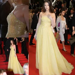 2024 Luksusowa żółta sukienka na cekiny koraliki spaghetti paski bez rękawów A-line High-end End End End Formal Gowns Celebrity Wear Robe de Soiree