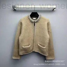 Kvinnors tröjor Designer CE Heavy Industry Diamond Inbäddning Mohair stickad Cardigan 23 Nytt Sweet Temperament Plush Short Coat Women Pw0l