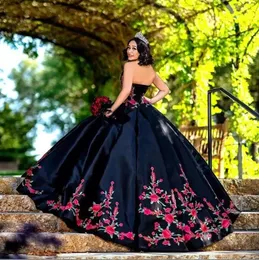Vintage blommig broderad applikation quinceanera klänningar satin stropplös korsett tillbaka charro söt 16 klänning 15 flickor fest