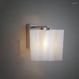 Lampade da parete La lampada nordica minimalista e moderna Paralume in vetro latte Luce per camera da letto Personalità creativa Strumento corridoio nuvola bianca