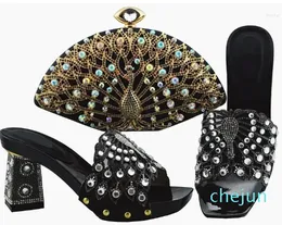 Sapatos de vestido agradável olhando grama verde mulheres bombas e saco conjunto com grande decoração de cristal bolsa de fósforo africana
