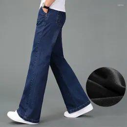 Jeans masculinos outono masculino e lã de inverno espessaram calças largas de perna larga larga jeans ligeiramente levantada no meio da cintura-fundo