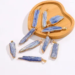 Hänge halsband 12st Natural Raw Blue Quartz Oregelbundna Crystal Pillar Stone Strip Charms för halsbandörhängen smycken som gör ACC
