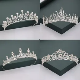 Bröllopshuvudstycken hår smycken brudtillbehör Kvinnor Barock kronpärl Crystal Tiaras Bride Party Crowns Gift