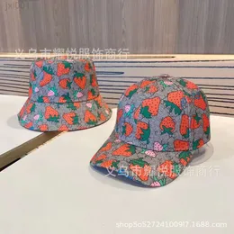 Designer Cucci Hat Cucci Cap Strawberry Women's Baseball Hat Fashion Letter G Fisherman's Hat broderade mäns anka tunga hatt solskyddsmedel