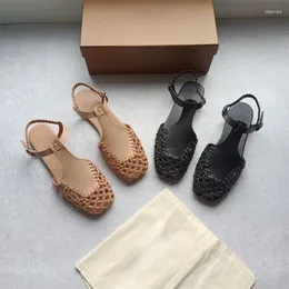 Sandalet el dokuma kadın ayakkabılar yaz matal toka cladiator içi boş zapatos mujer vintage gerçek deri chaussure femme