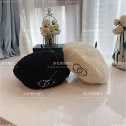 Desginer channel Xiaoxiangfeng 23 Autumn/winter New Letter Embroidered Lamb Hair Beret High Grade Sensory Forest Sheep Artist Hat Cold Hat