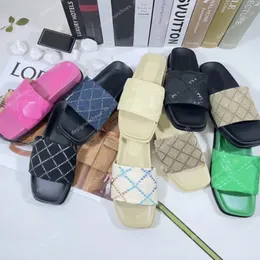 Designer Slipper Summer Womens Double Sandals Women Leather Slide Sandal Interlocking Mens tofflor Flat Tjock Bottom Flip Flops Outdoor Size35-46