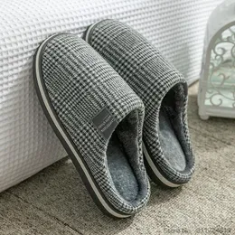 Slippers Sandal Musim Dingin Sepatu Slip On Bulu Lembut Rumah Pasangan Houndstooth Wanita Nyaman