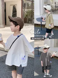 Tshirts Children's Summer Clothing Boy's Shortsleeved Tshirt Baby Cotton Roose Top Boy Korean Style Half Slee Slotes Fashion 5 230412