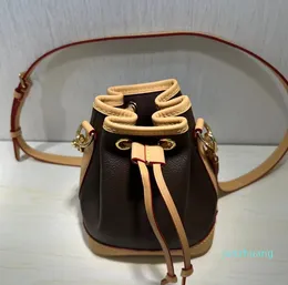 Designer Cylinder Bag Women Bags Genuine Leather bag Fashion Lady Shoulder-bags 44 Woman Handbag Luxury Totes Female Pocket crossbody Classical atmosphere