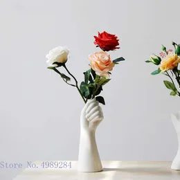 VASES CERAMIC VASE GOLDEN FIST HANDSCHAKE FLOWER ARFLACTS ABSTRACT HODY ORMANTENTS HOME DECORATION CERAMIC FLOWER VASE P230411