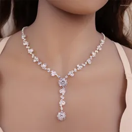 Pendant Necklaces Delicate Fashion Flower Necklace Luxury Versatile Sweet Clavicle Chain Simple Korean Bridal Wedding Dress Accessories