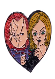 Filme de terror Child039s Play Bride of Chucky Tiffany e Chucky Heart Shape Metal esmalte o Backpack Backpack Broche Broche Pin6574992