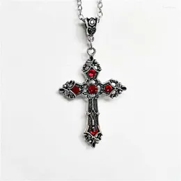 Collane con ciondolo Collana con croce cristiana gotica grande barocca Micro intarsiato di cristallo rosso con amuleto di preghiera