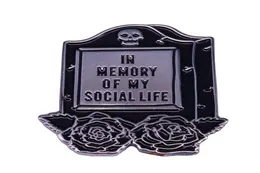 Pamięć o moim życiu towarzyskim Tombstone odznaka Gotowa szpilka z czaszkami i różami ciemny humor introwertyk idealny prezent 5300496