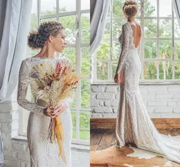 Abiti da sposa a sirena senza schienale con maniche lunghe 2023 Abiti da sposa Bohemain country all'aperto con scollo a barchetta in pizzo romantico